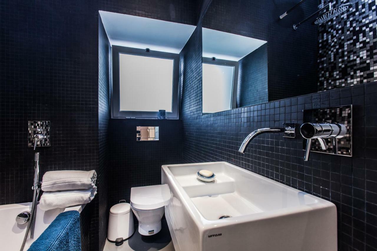 Renovated Apart With Private Courtyard, By Timecooler Lisboa Екстериор снимка