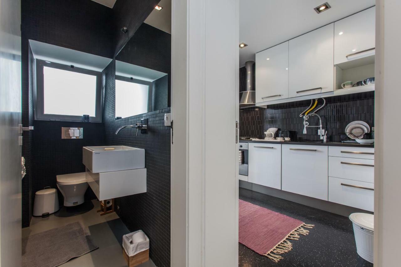 Renovated Apart With Private Courtyard, By Timecooler Lisboa Екстериор снимка