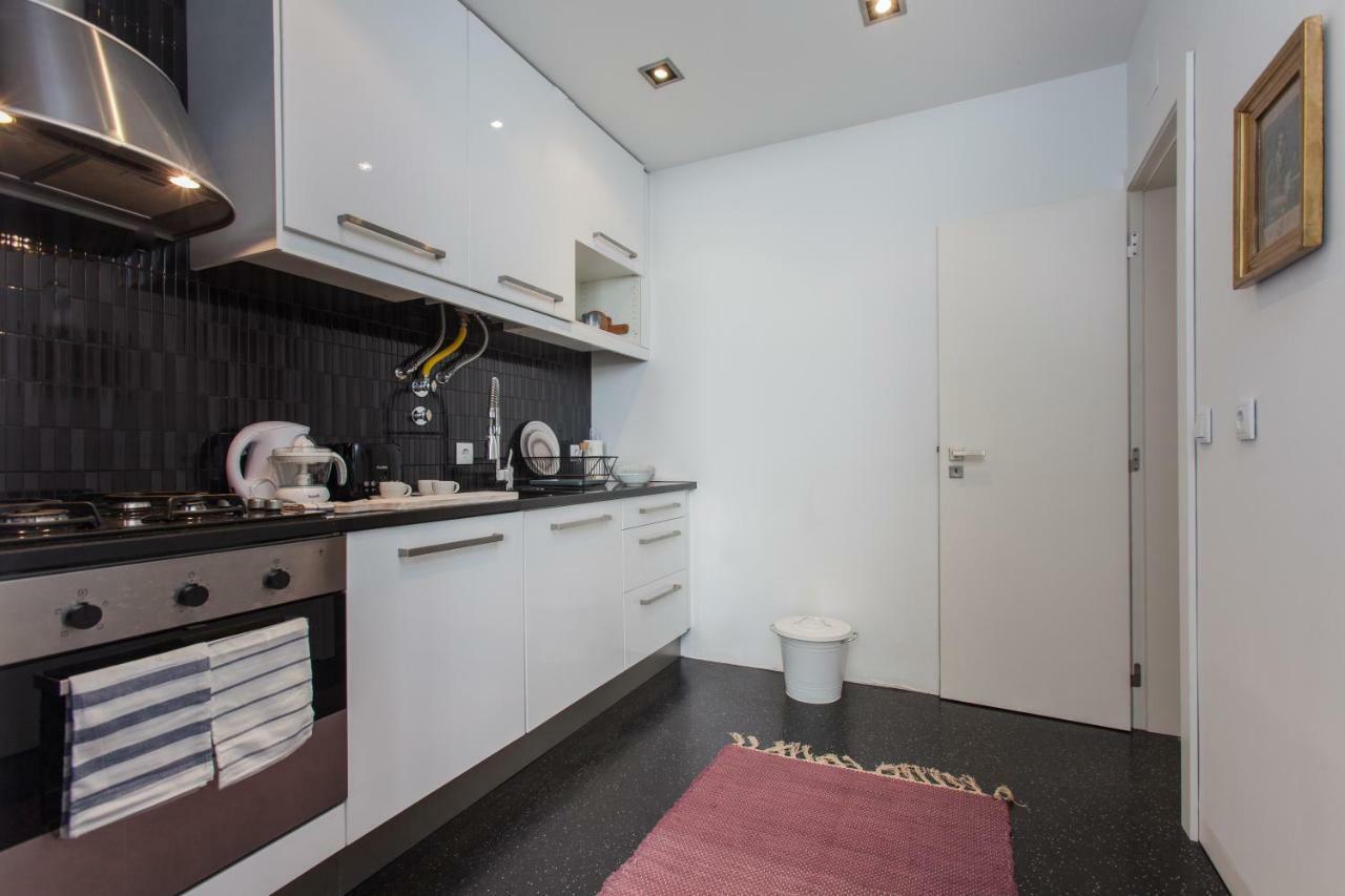 Renovated Apart With Private Courtyard, By Timecooler Lisboa Екстериор снимка